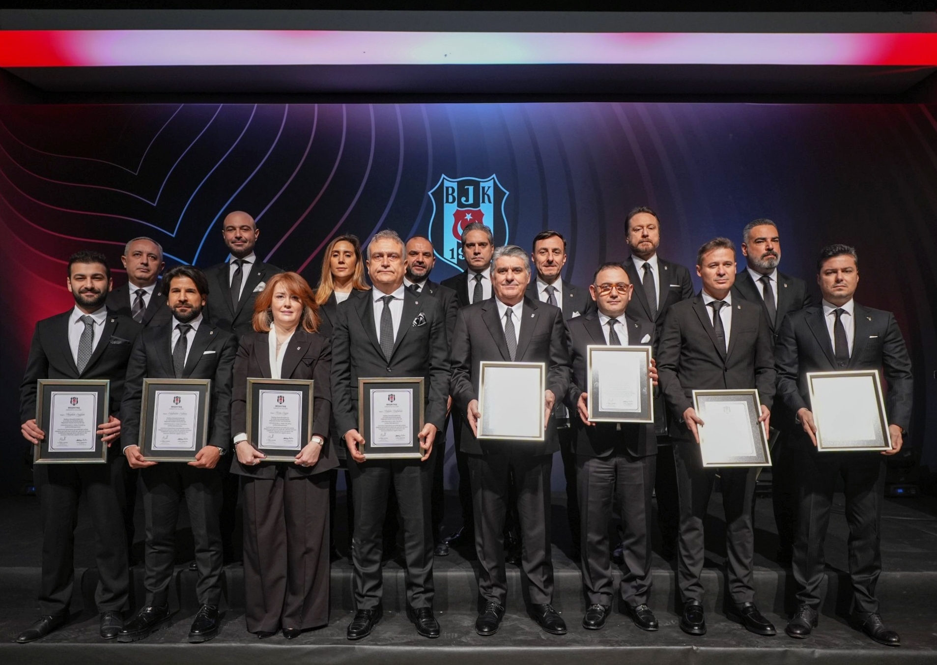 Genç Beşiktaşlılar dergi içeriği